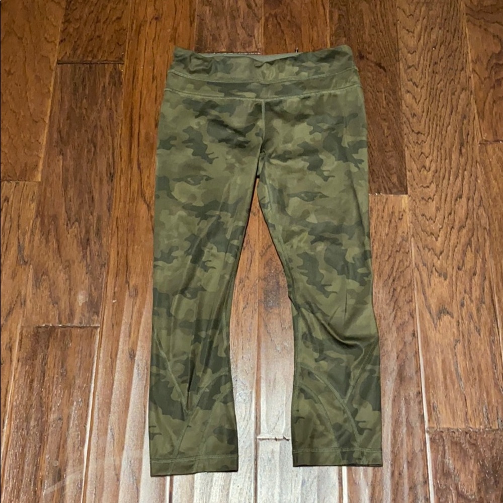 Lululemon cropped tights